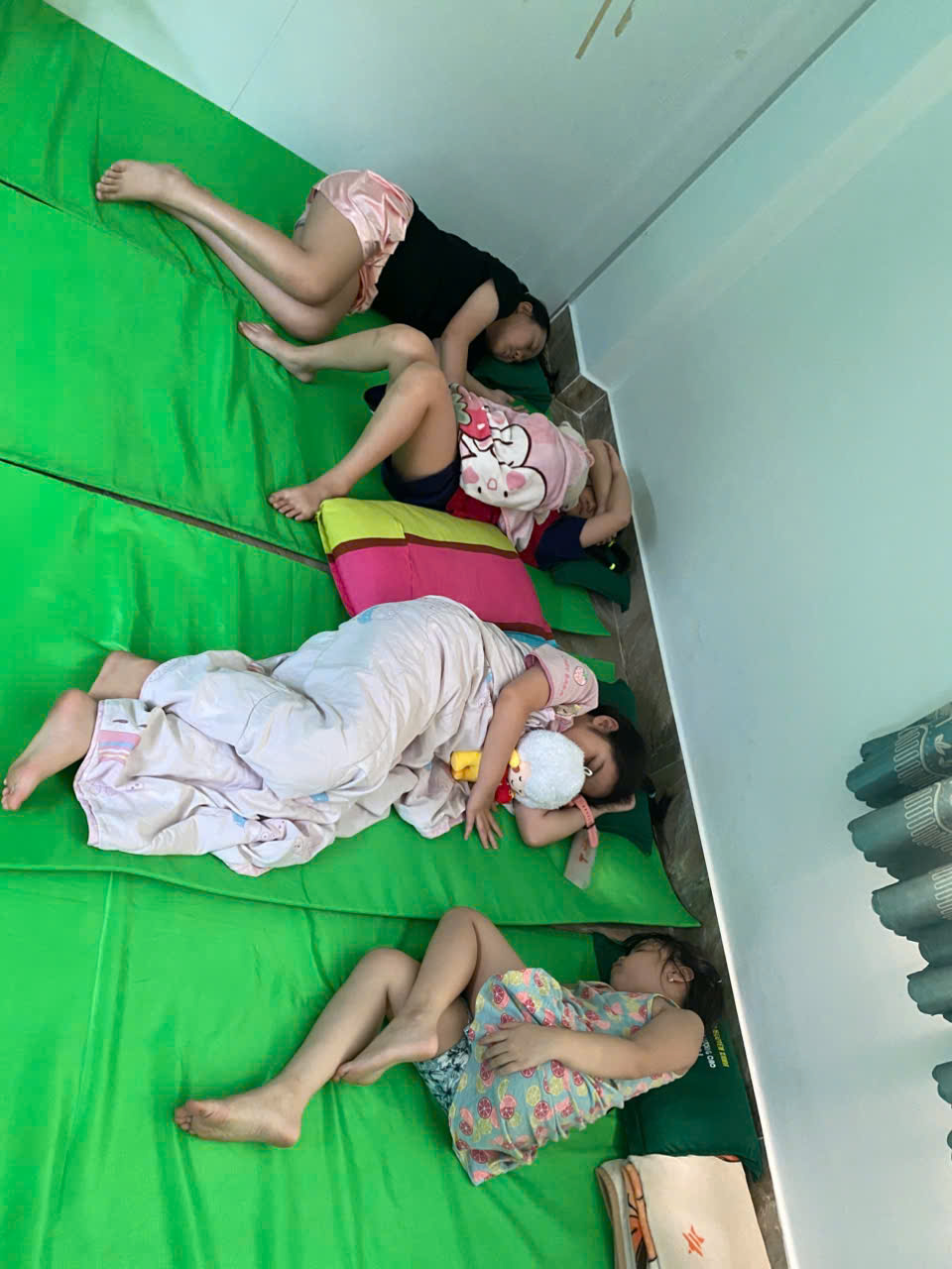 NGỦ TRƯA CỦA BÉ