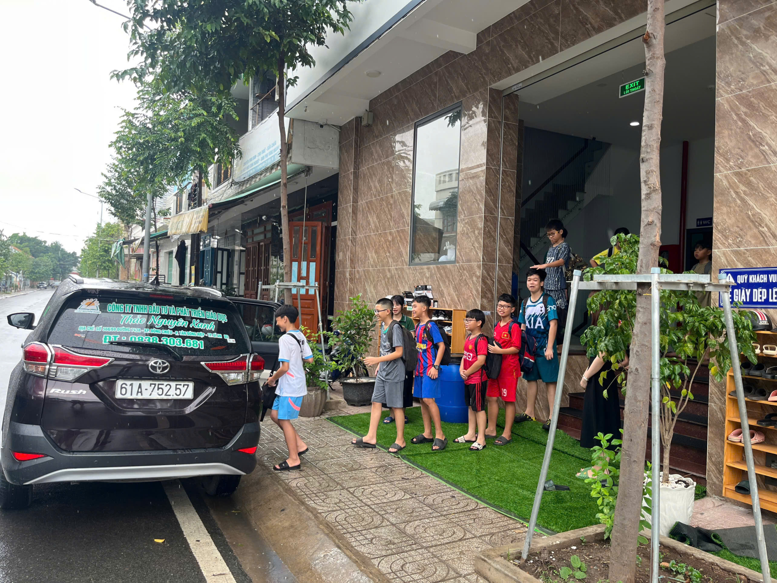 ĐƯA ĐÓN HỌC SINH