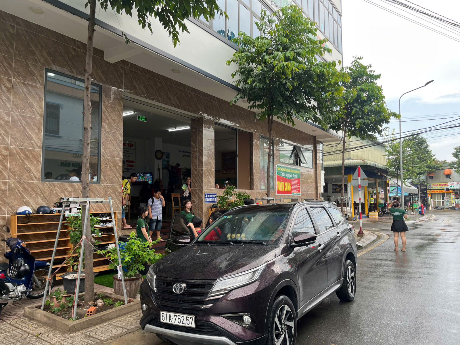 ĐƯA ĐÓN HỌC SINH