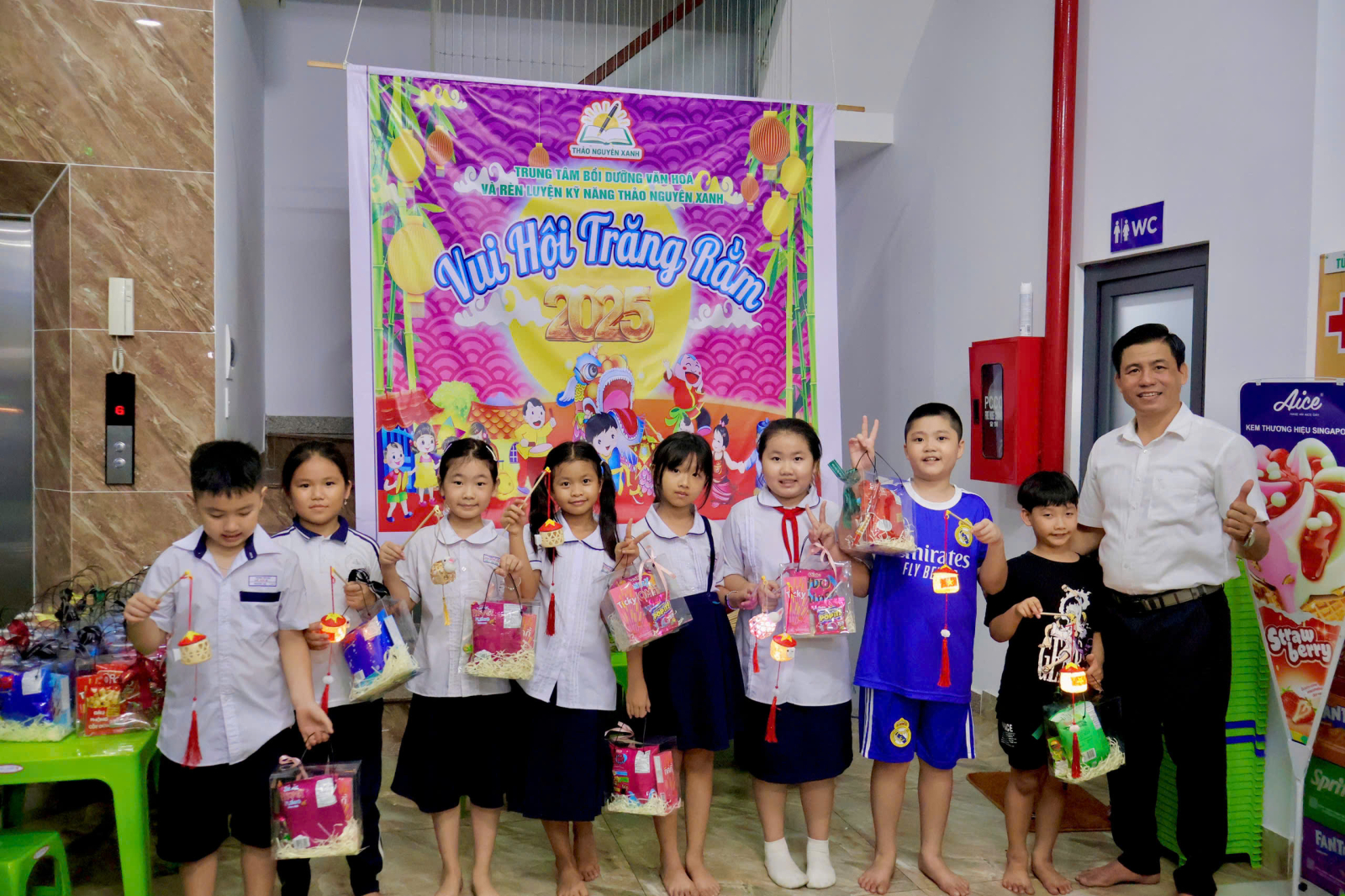 VUI HỘI TRĂNG RẰM