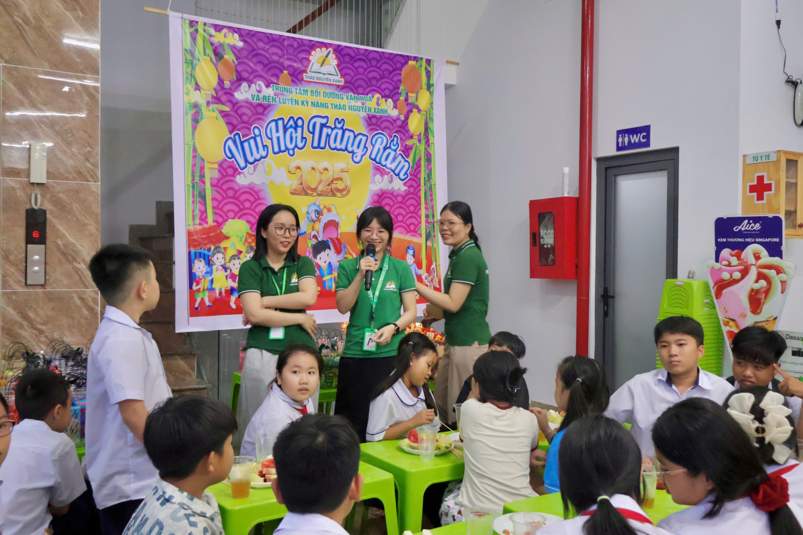 VUI HỘI TRĂNG RẰM