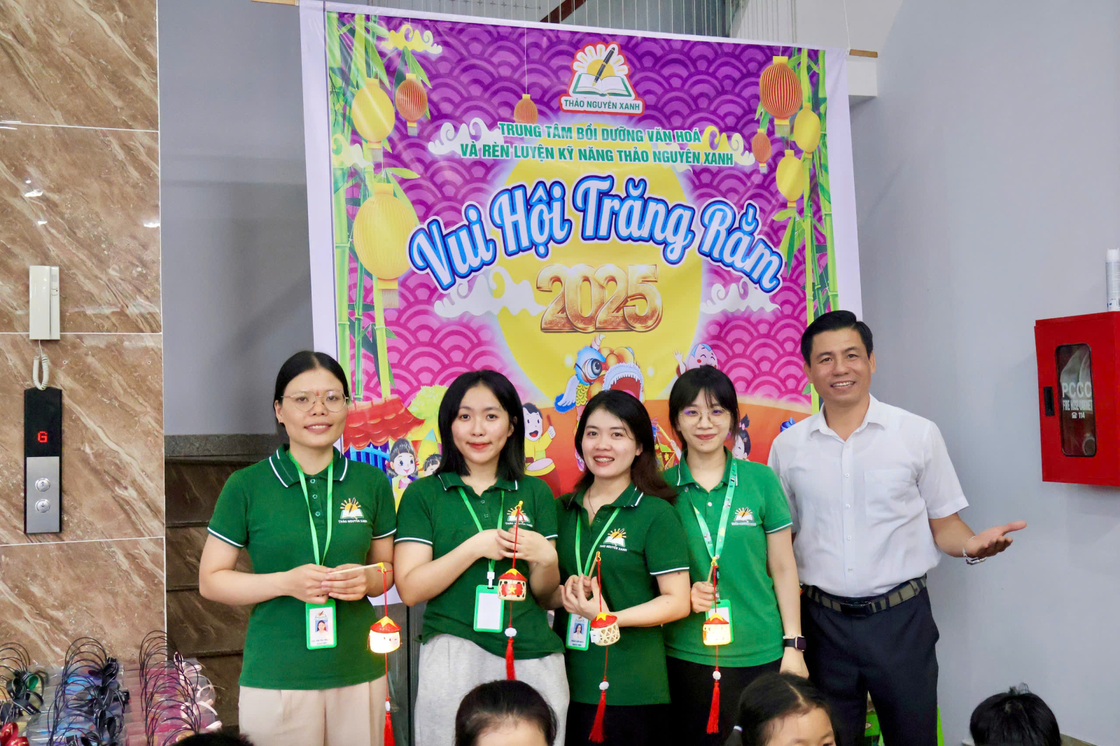 VUI HỘI TRĂNG RẰM