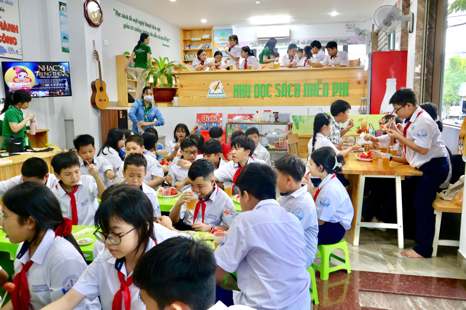 VUI HỘI TRĂNG RẰM